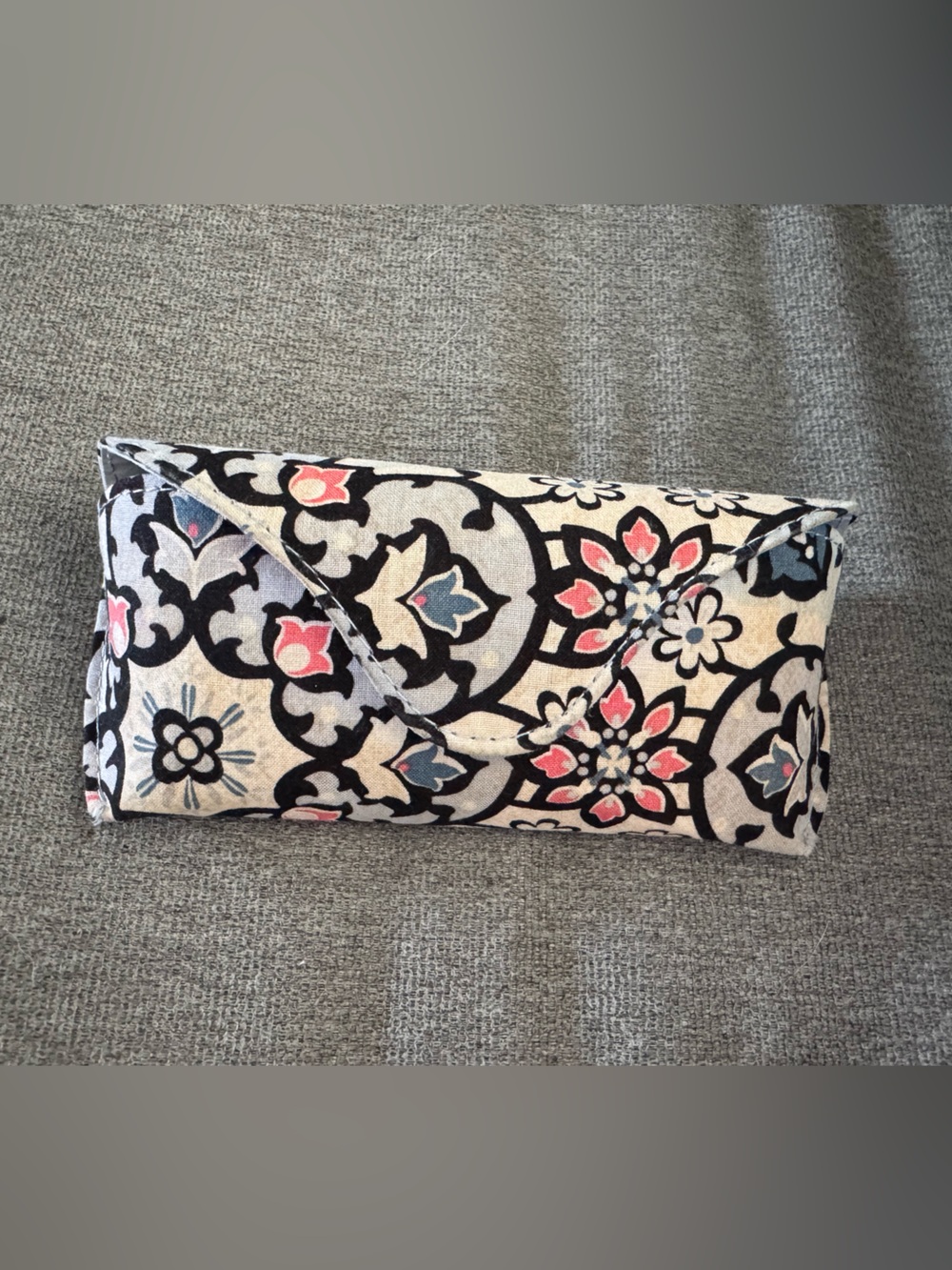 Libson Medallion Floral Pattern Vera Bradley Glasses Case